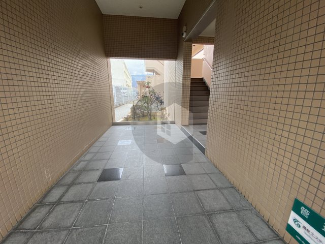 プルミエハイツ花園のロビー