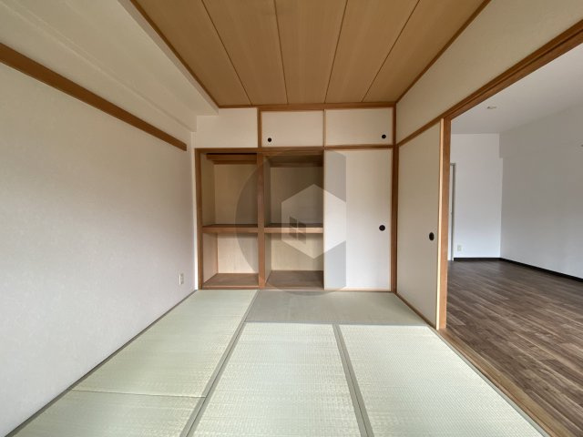 プルミエハイツ花園の和室