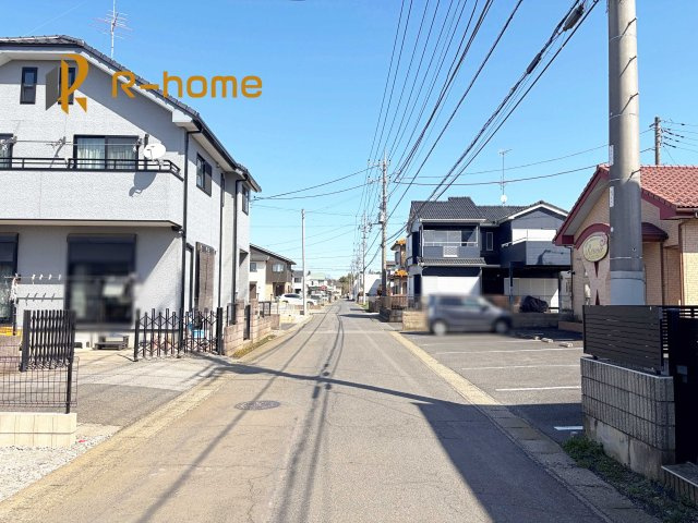 第2古河市諸川　新築戸建て　1号棟の前面道路含む現地写真|周辺環境も併せて案内致します♪
閑静な住宅地で笑顔あふれる新生活！
ぜひ現地へお越しください♪