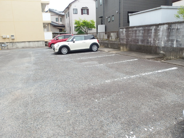 コーポ前田の駐車場