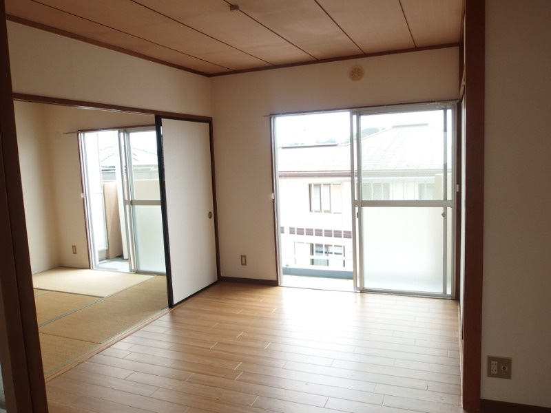 コーポ前田の居間・リビング