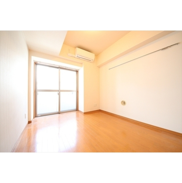 ヴェルト湯島の居間・リビング