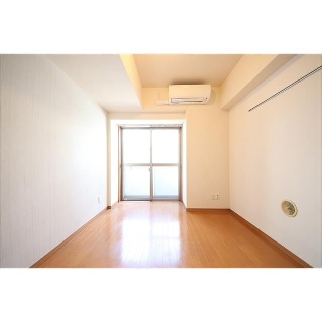 ヴェルト湯島の居間・リビング