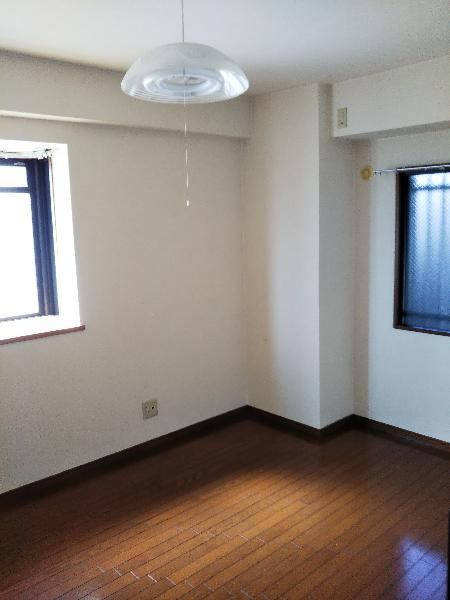 プリンスコート兵庫の居間・リビング