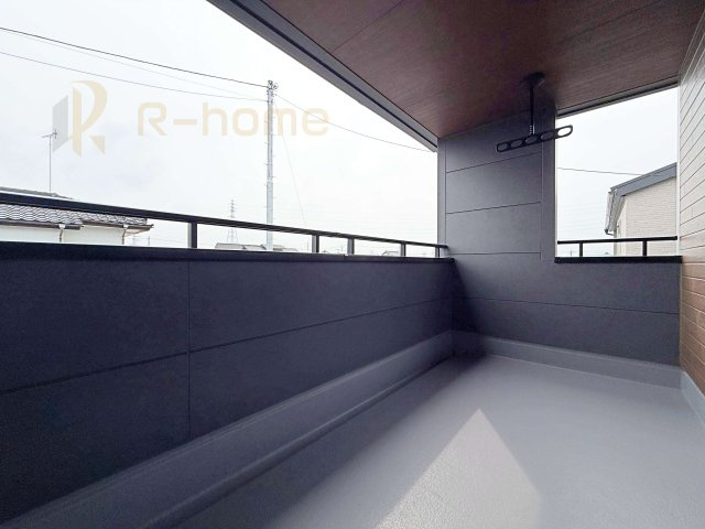 第2古河市諸川　新築戸建て　2号棟のバルコニー|急な雨でも安心のインナーバルコニー♪忙しいご夫婦も大満足♪