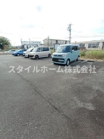 ベルバランセ白鳥の駐車場