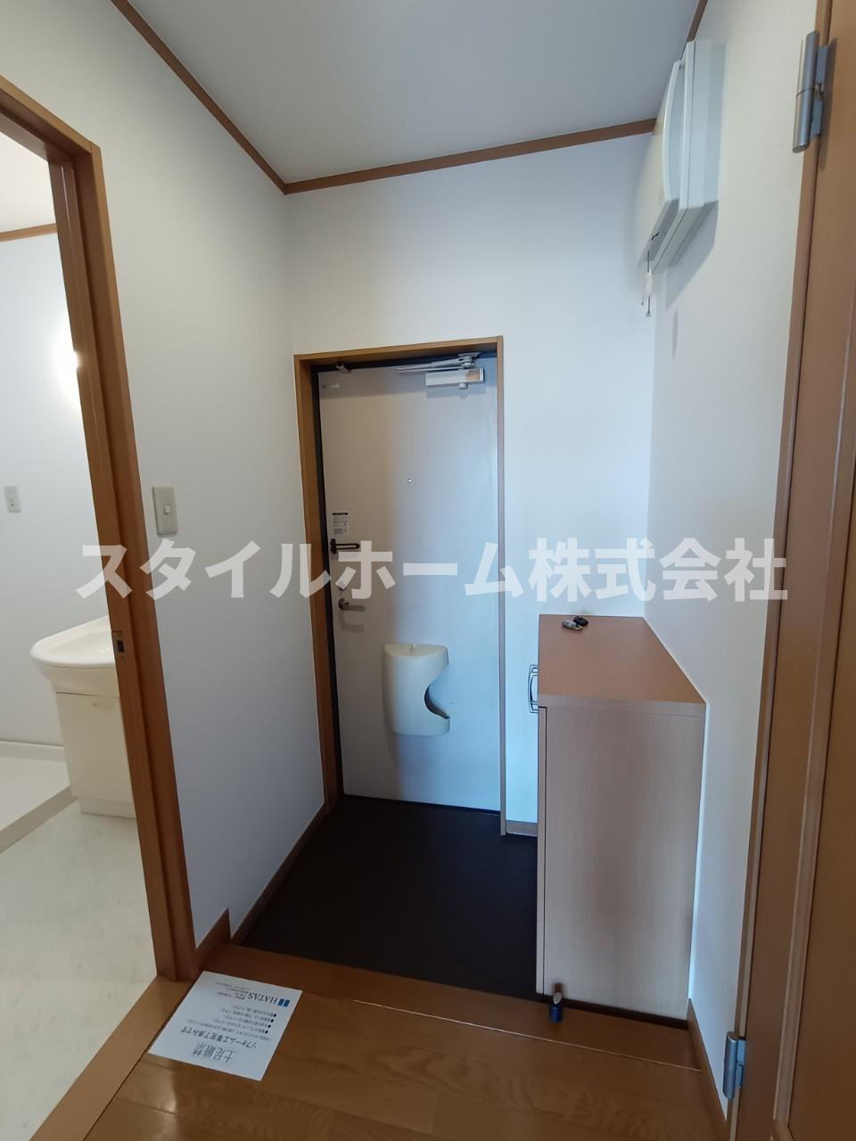 ベルバランセ白鳥の玄関|同建物内別部屋の写真です。