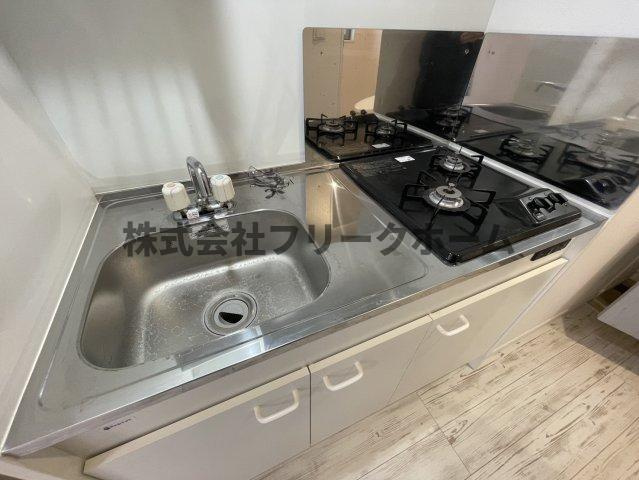 三鷹市下連雀１丁目のアパートのキッチン