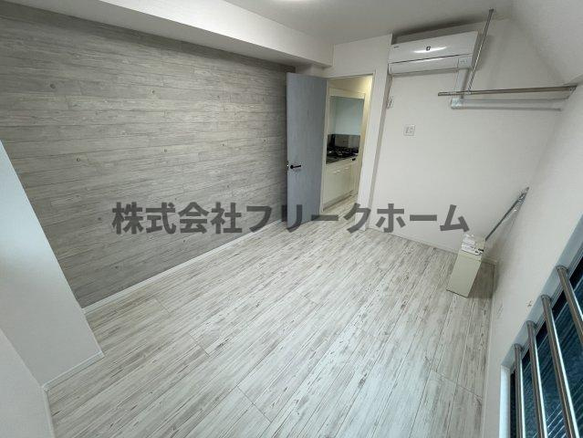 三鷹市下連雀１丁目のアパートの居間・リビング