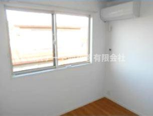 ハイム　アザリアの寝室|北側4.5帖、エアコンあり