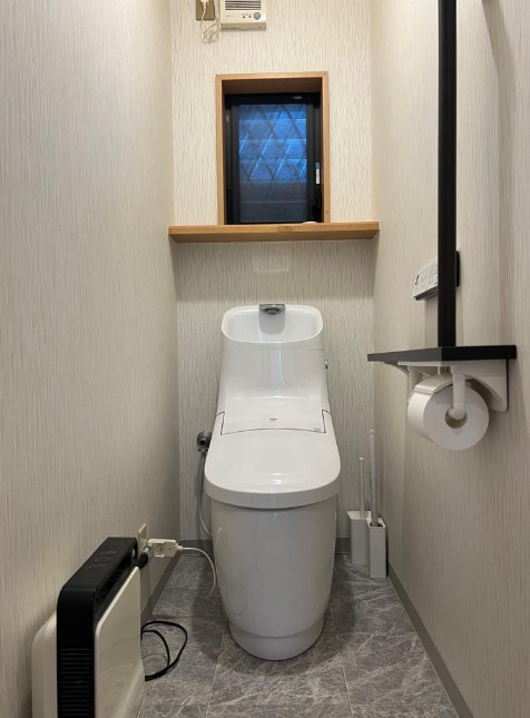 太田3丁目のトイレ|2ヶ所のトイレで混雑知らず。家族が多くても安心の快適動線を確保し、生活のストレスを軽減。毎日の暮らしがスムーズになる便利な設計です。