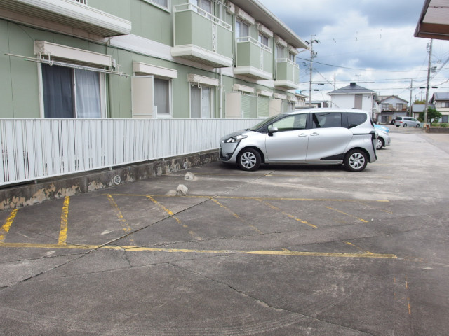 ハミング本田の駐車場