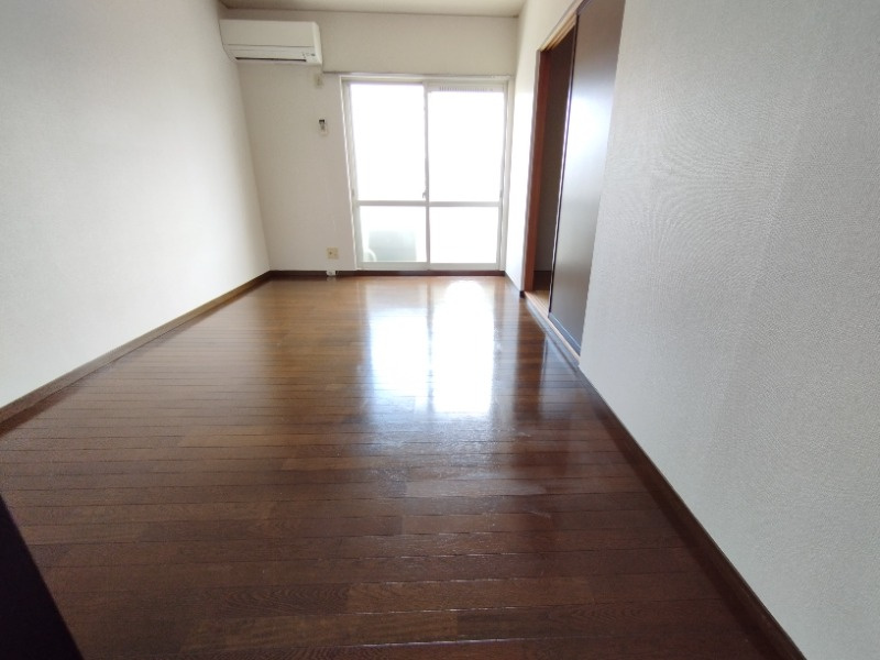 ハミング本田の洋室