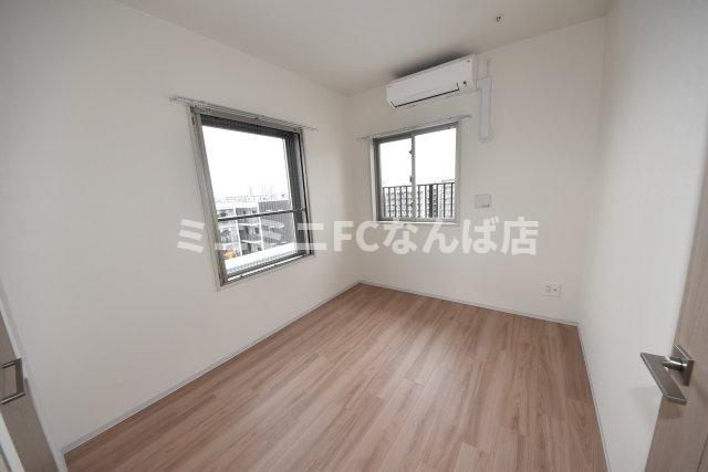 ファーストフィオーレ難波南アルマの寝室