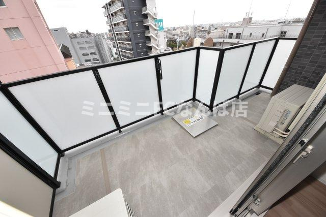 ファーストフィオーレ難波南アルマのバルコニー