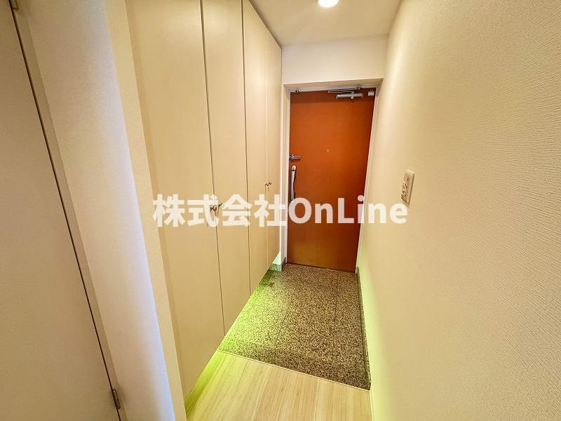 アーデン上本町の玄関