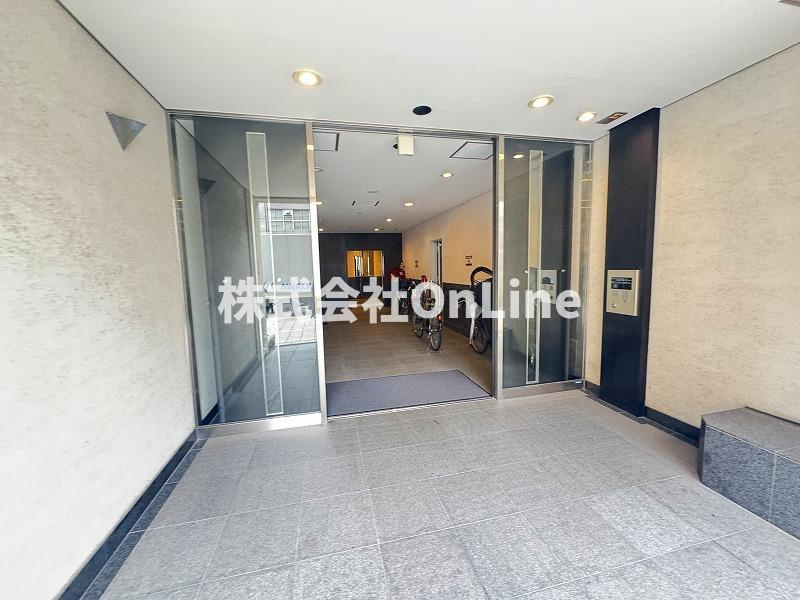 アーデン上本町のエントランス