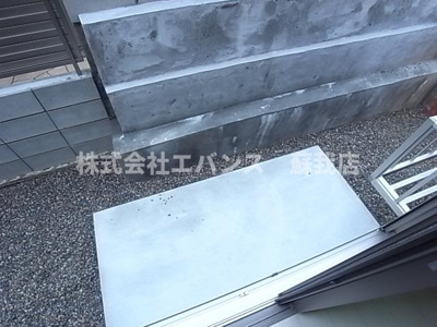 【バルコニー】 | ナリトモ宮崎A | 暖かな日差しのふりそそぐバルコニー