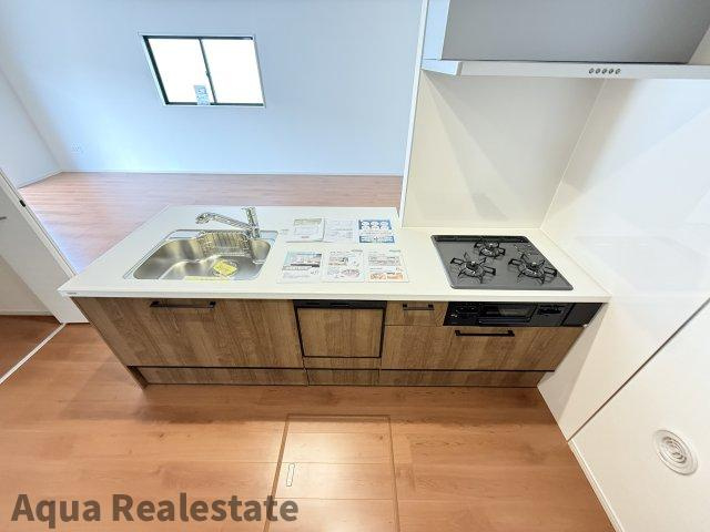 高松市木太町　新築戸建のキッチン|コンパクトなキッチンで掃除もラクラク※同タイプ