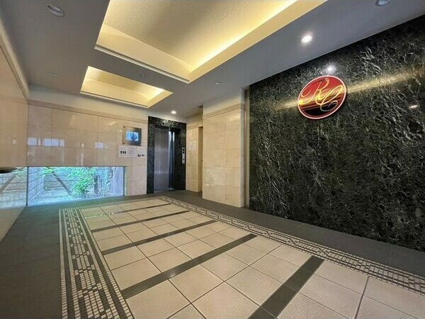 ライジングコート名古屋駅前東のエントランス