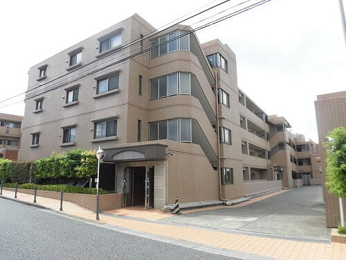 ファミール明大前の外観|建物外観　※前回募集時2022年9月撮影