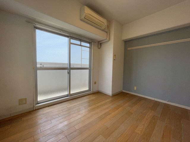 ファビュロウスSANKOの居間・リビング