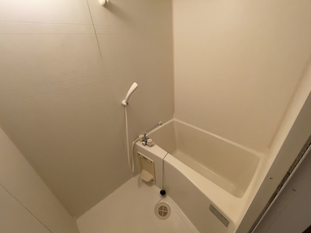 ファビュロウスSANKOの浴室