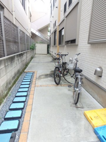 CFハイツ和田(シーエフハイツワダ)のエントランス|毎日通るエントランスはこのようになっています