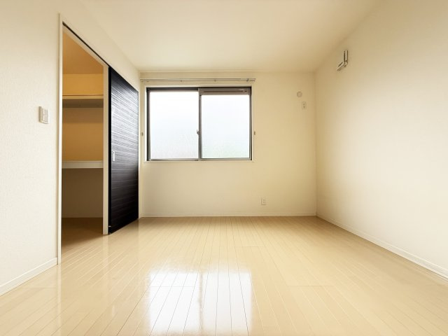 シャーメゾン向日葵 A棟の庭