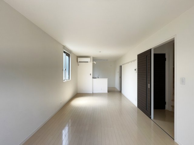 シャーメゾン向日葵 A棟の居間・リビング