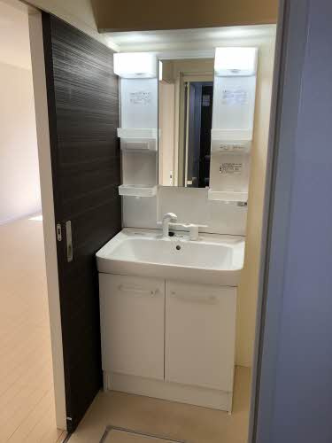 シャーメゾン向日葵 A棟の洗面所