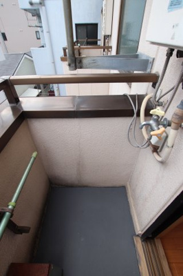 【設備】 | AZ12 | 室外洗濯機置場