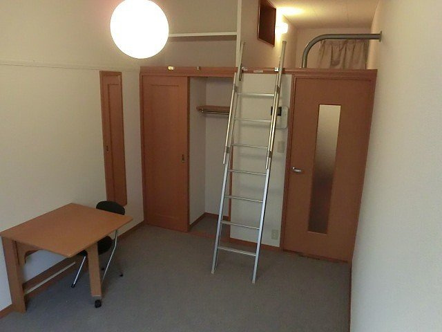 レオパレスメープルリーフの居間・リビング|使いやすい居間です