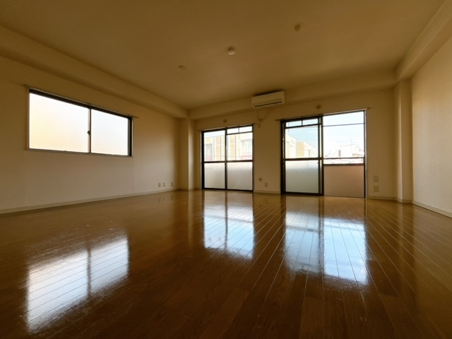 【居間・リビング】 | ルラック・サンアイ