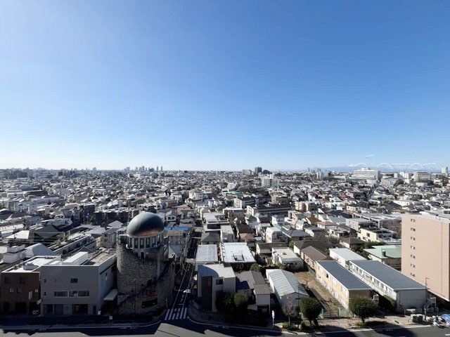 【展望】 | 柿の木坂パレス | 眼前に広がる空の雄大さと、このお部屋の自慢の一つである「眺望」をご覧ください。毎日、この景色を独り占めできる新生活に夢が広がります。～即日のご見学可能～　お問合せはお気軽にどうぞ。