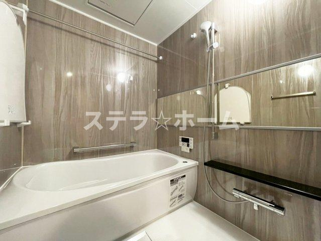 ルネブラン・クール北千里古江台の浴室|落ち着いた空間のお風呂です
