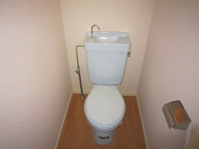 小金井市本町３丁目の賃貸マンションのトイレ