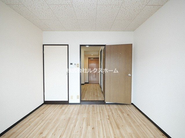 コスモセブンの居間・リビング