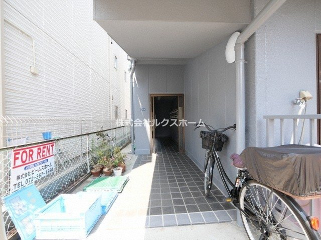 コスモセブンのエントランス