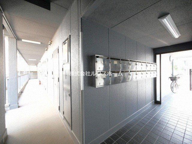 コスモセブンのロビー