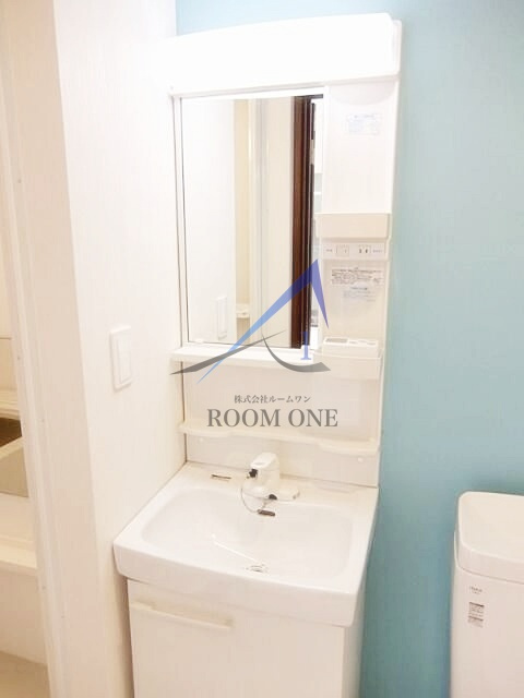 プランドール蒔田の洗面所|独立洗面台です。