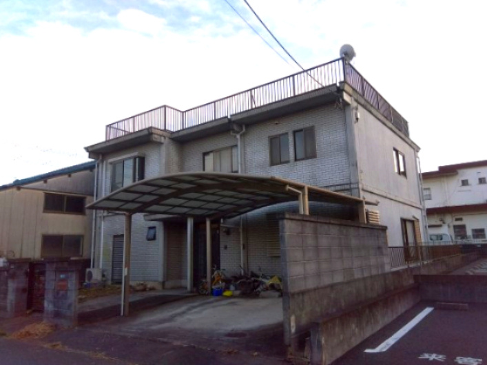 売中古戸建　富士市依田橋町の外観|レスコハウス施工の注文住宅です。RC造ならではの安心感ある住まいです。重厚感のある外観が印象的です。