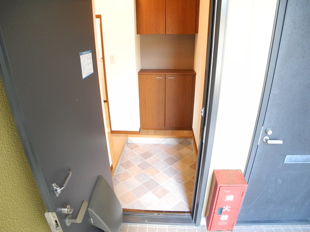 フレグランスヒルズの玄関|※写真は202号室※現況を優先します