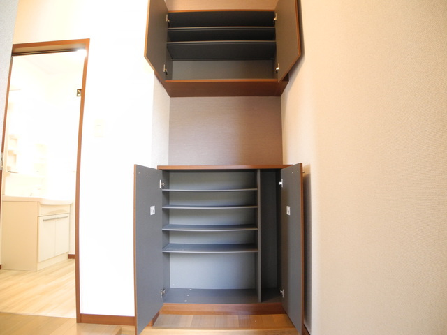 フレグランスヒルズの収納|※写真は202号室※現況を優先します
