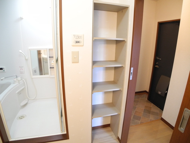 フレグランスヒルズの居間・リビング|※写真は202号室※現況を優先します