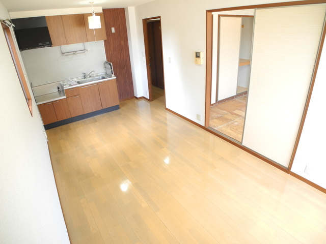 フレグランスヒルズの居間・リビング|※写真は202号室※現況を優先します