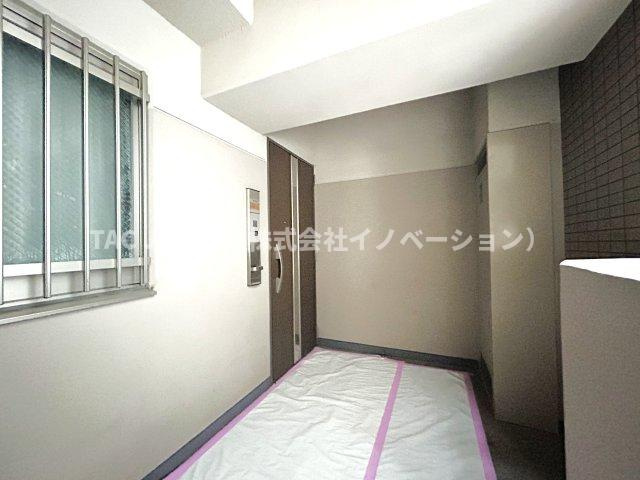 アリュージュ南千住の玄関|【リノベーションしてお引渡し】
【工事中でも見学可能】
【類似の完成物件ご案内します】