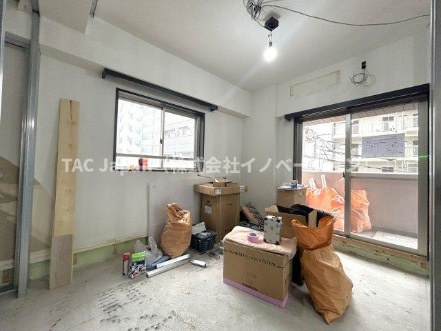 アリュージュ南千住の居間・リビング|【リノベーションしてお引渡し】
【工事中でも見学可能】
【類似の完成物件ご案内します】