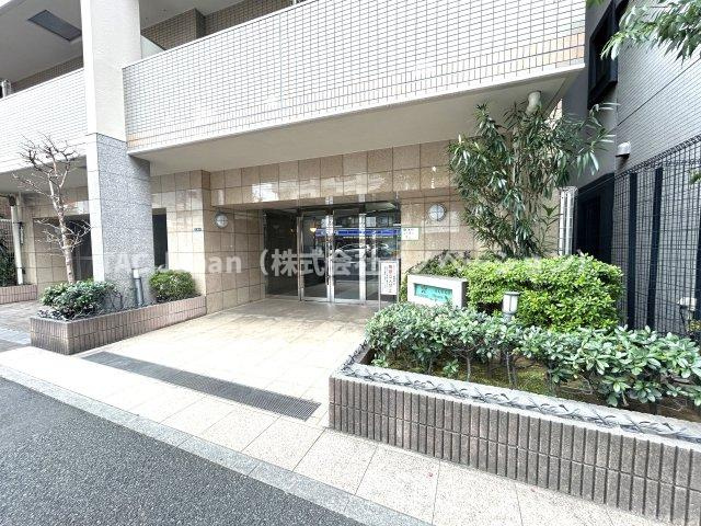 アリュージュ南千住のエントランス|【リノベーションしてお引渡し】
【工事中でも見学可能】
【類似の完成物件ご案内します】