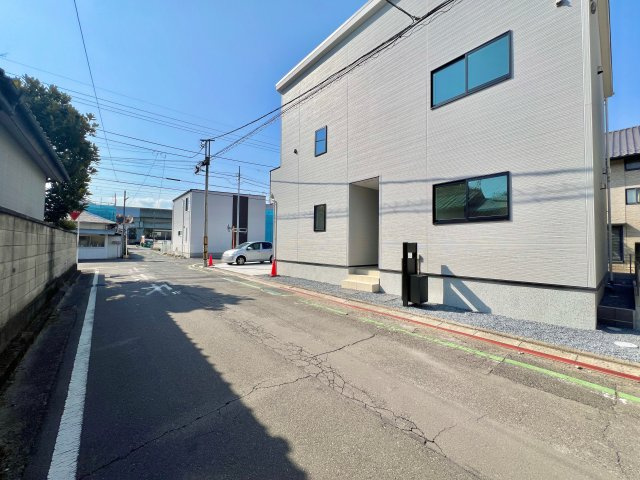 前橋朝日町2丁目の前面道路含む現地写真|閑静な住宅地
